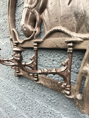 Wall coat rack horse cast iron, 3 hooks, beautiful!!